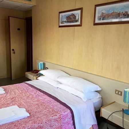 Hotel Socrate Lavena Ponte Tresa Eksteriør billede