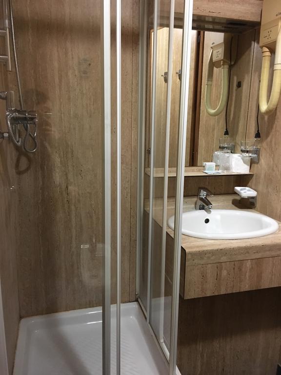 Hotel Socrate Lavena Ponte Tresa Eksteriør billede