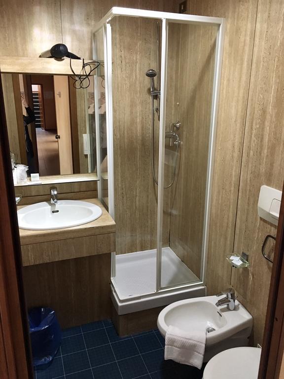 Hotel Socrate Lavena Ponte Tresa Eksteriør billede